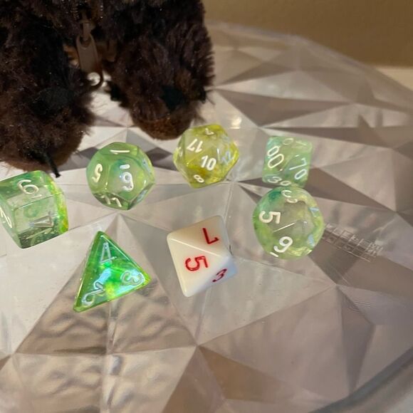 Dungeons and Dragons OwlBear with Dice - Picture 5 of 12